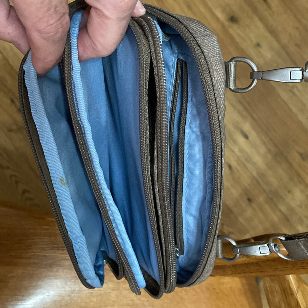 Women’s Baggallini Brown Small Crossbody bag - Picture 2 of 4